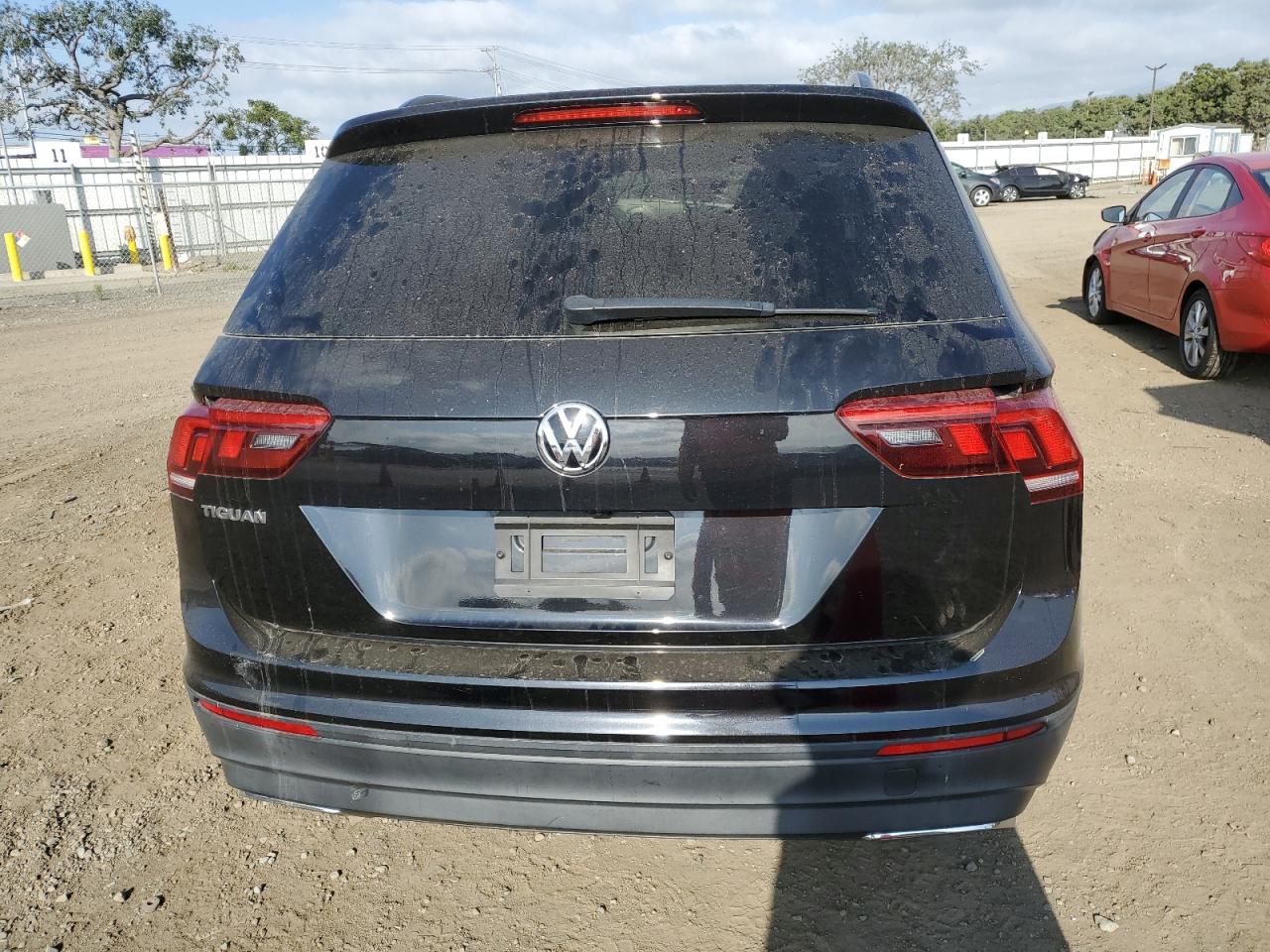 2019 VOLKSWAGEN Tiguan VIN 3VV1B7AX2KM200365 photo 6