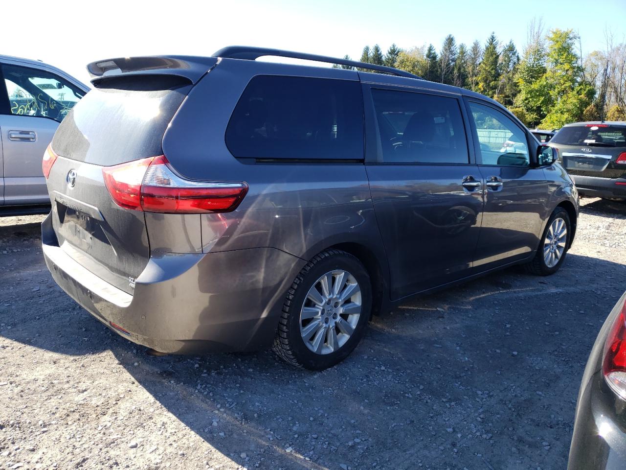 2015 TOYOTA Sienna xle VIN 5TDDK3DC0FS116970 photo 3