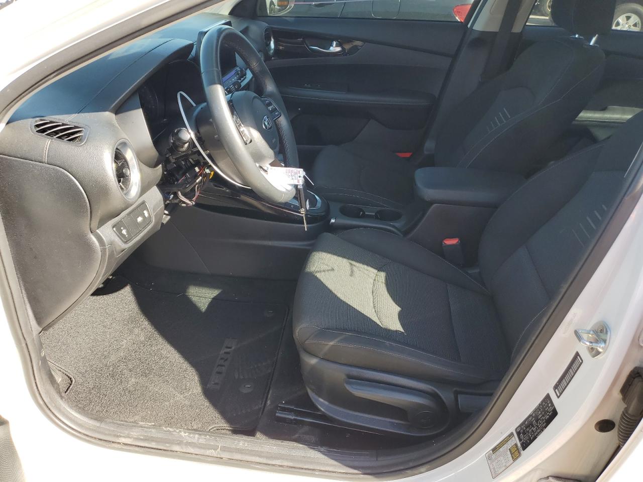2019 KIA Forte VIN 3KPF34AD8KE033994 photo 7
