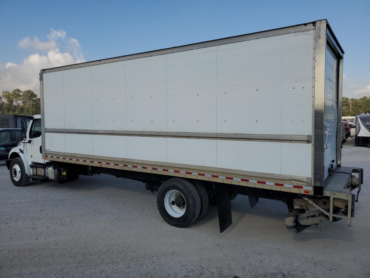 2019 FREIGHTLINER All other VIN 3ALACWFC7KDKB8642 photo 3
