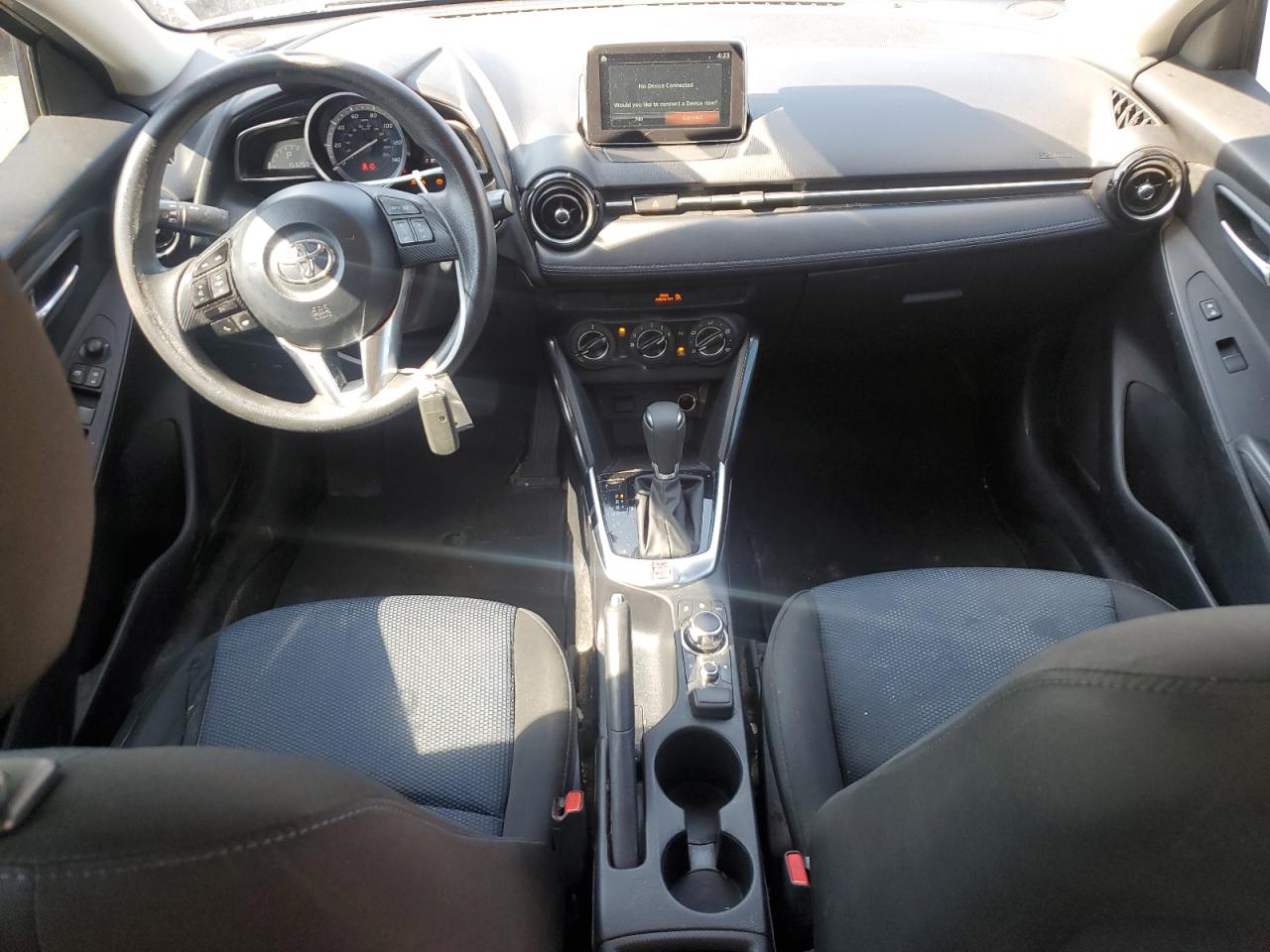 2018 Toyota Yaris VIN 3MYDLBYV9JY307325 photo 8