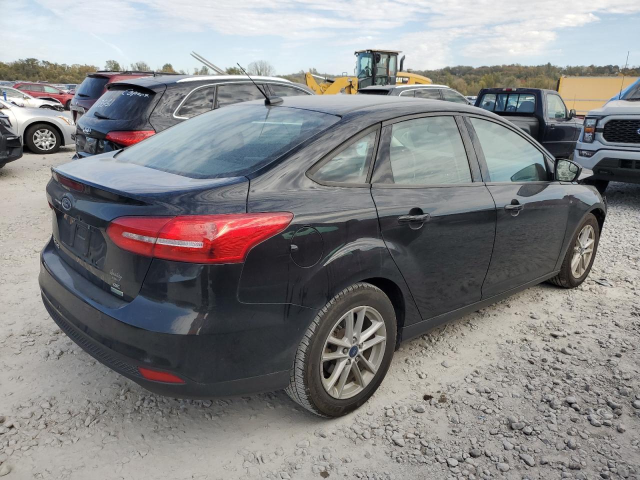 2018 Ford Focus VIN 1FADP3FE0JL229964 photo 3