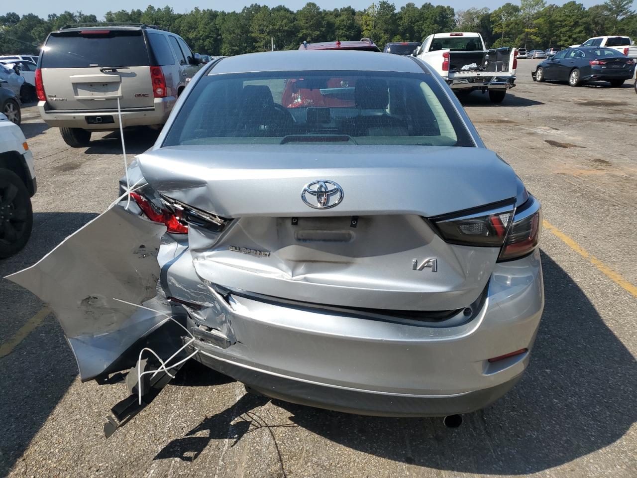 2018 Toyota Yaris VIN 3MYDLBYV9JY307325 photo 6