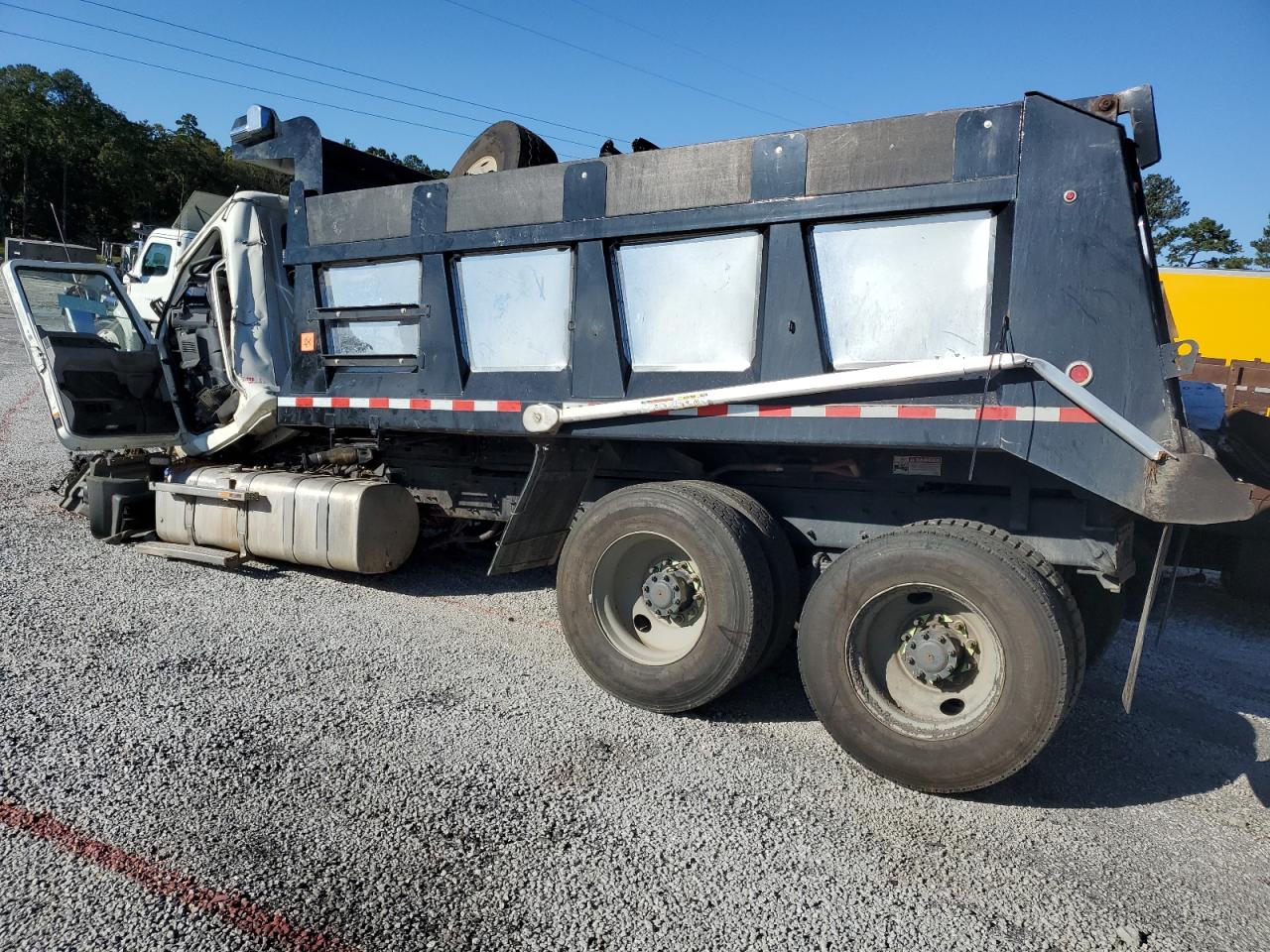 2024 MACK All models VIN 1M2GR2GC3RM039571 photo 3