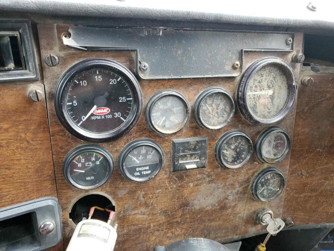 1994 PETERBILT All models VIN 1XPFDB8X4RN362827 photo 8