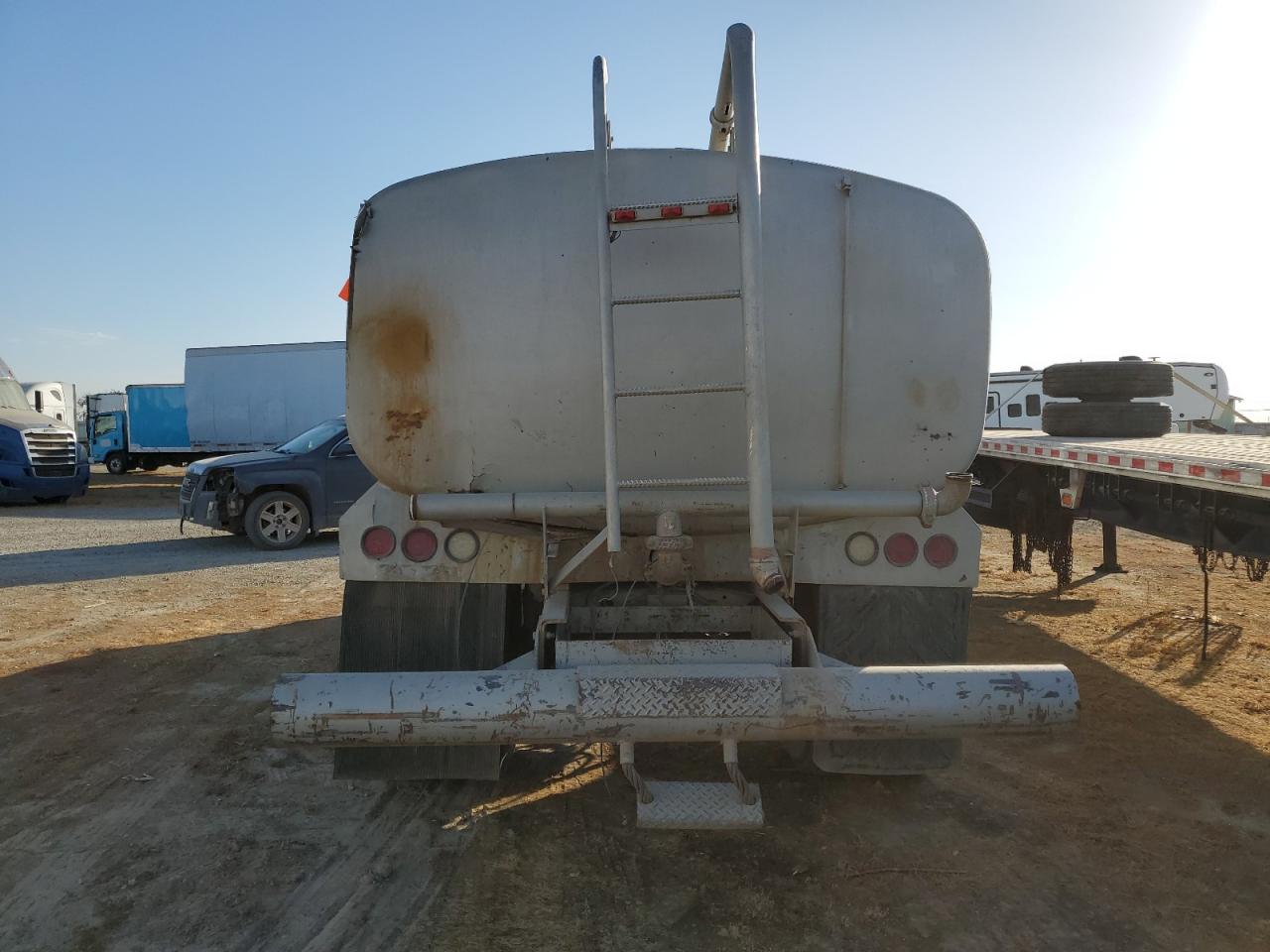 2000 FREIGHTLINER All other VIN 1FV6HLBA0YHG76334 photo 10