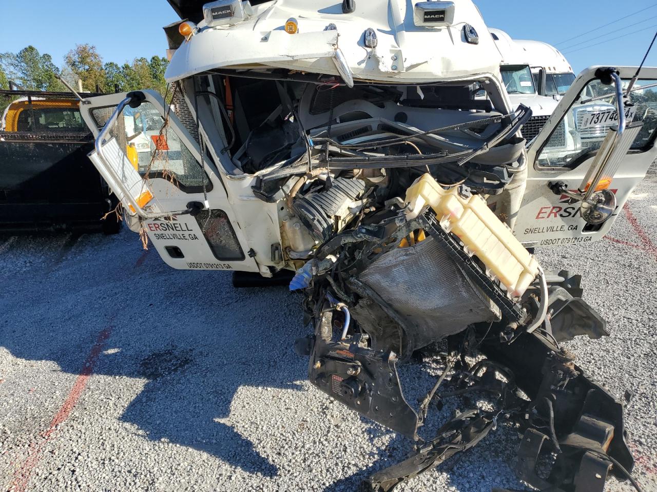 2024 MACK All models VIN 1M2GR2GC3RM039571 photo 9