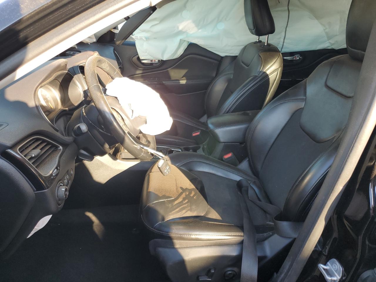 2019 Jeep Grand cher VIN 1C4PJLLB6KD296650 photo 7