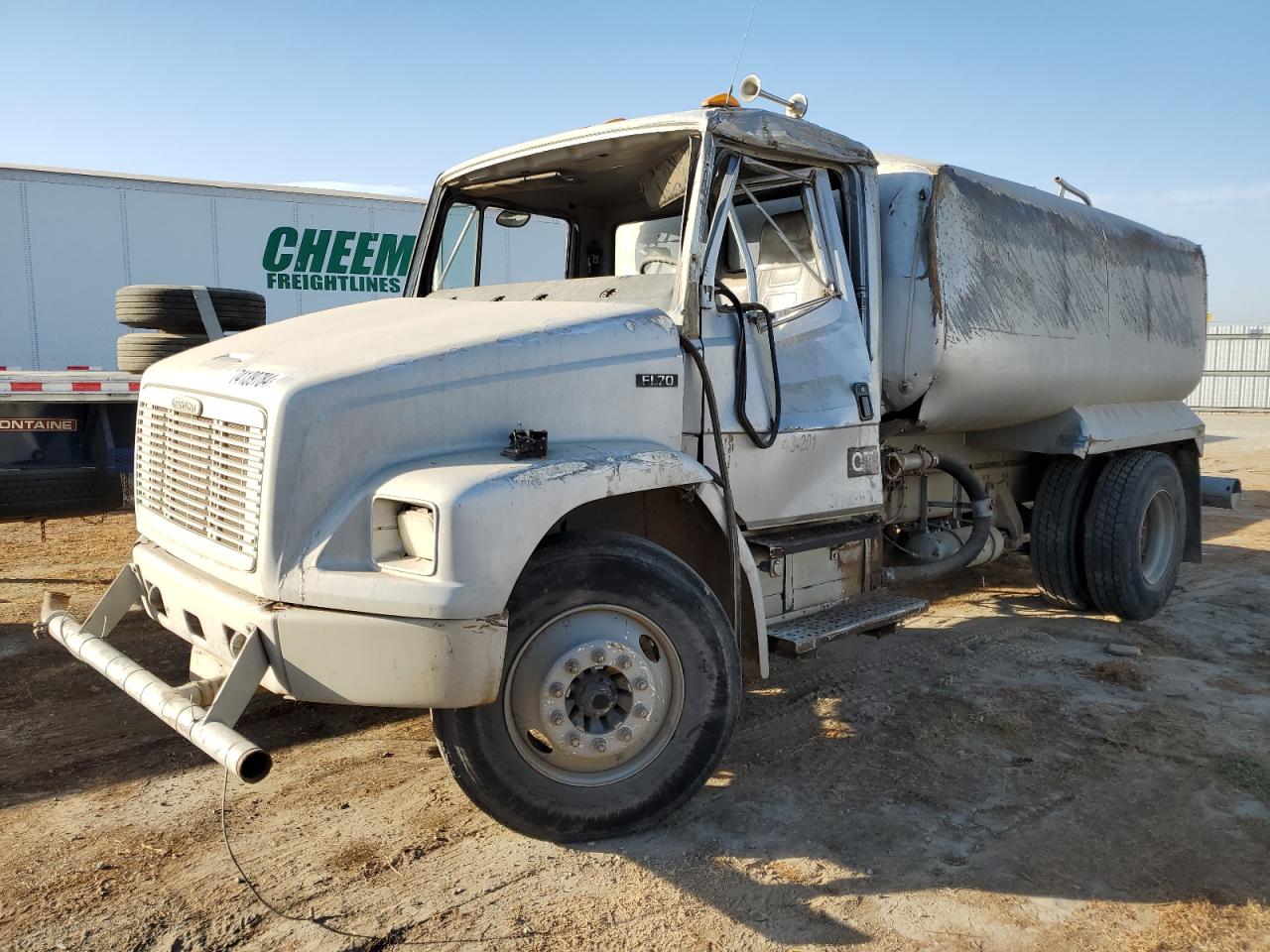 2000 FREIGHTLINER All other VIN 1FV6HLBA0YHG76334 photo 1