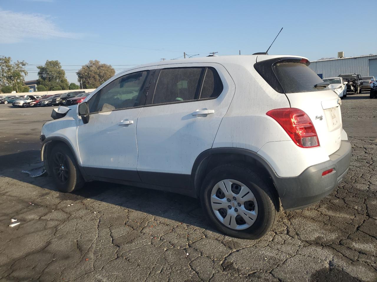2016 Chevrolet Trax VIN 3GNCJKSB9GL228264 photo 2