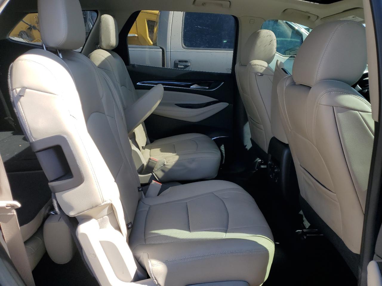 2018 Buick Enclave VIN 5GAERCKW5JJ153162 photo 11