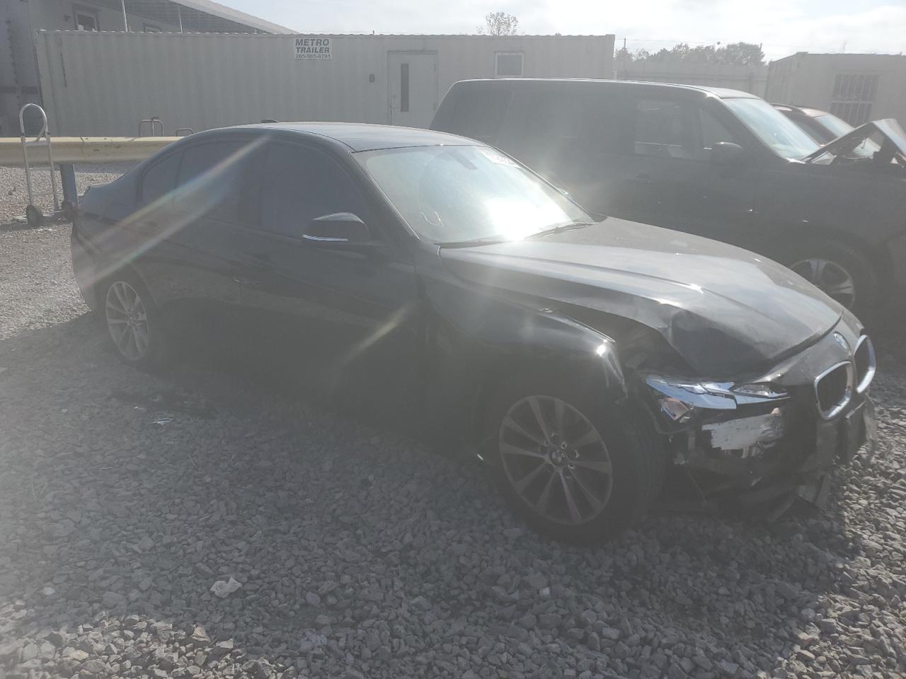 2016 BMW 3 series VIN WBA8E1G59GNT99481 photo 4