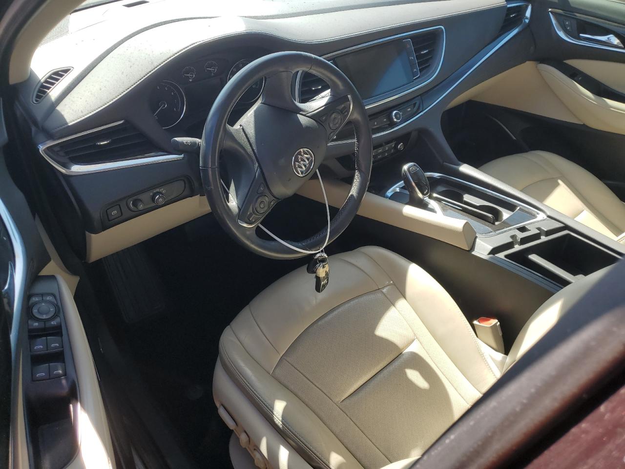 2018 Buick Enclave VIN 5GAERCKW5JJ153162 photo 8