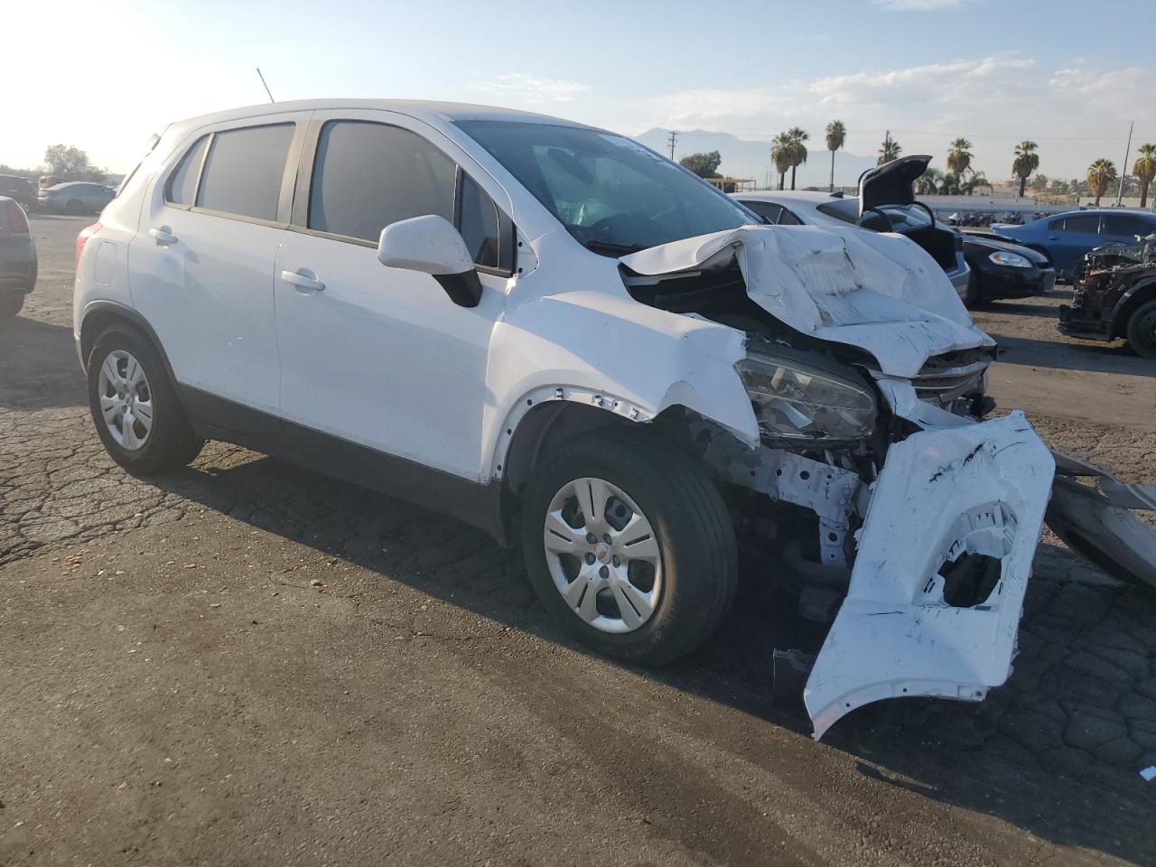 2016 Chevrolet Trax VIN 3GNCJKSB9GL228264 photo 4