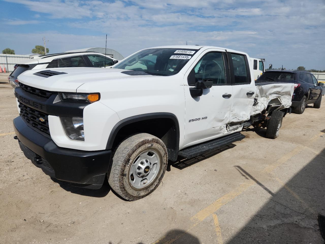 2021 Chev All models VIN 1GC5WLE75MF198704 photo 1