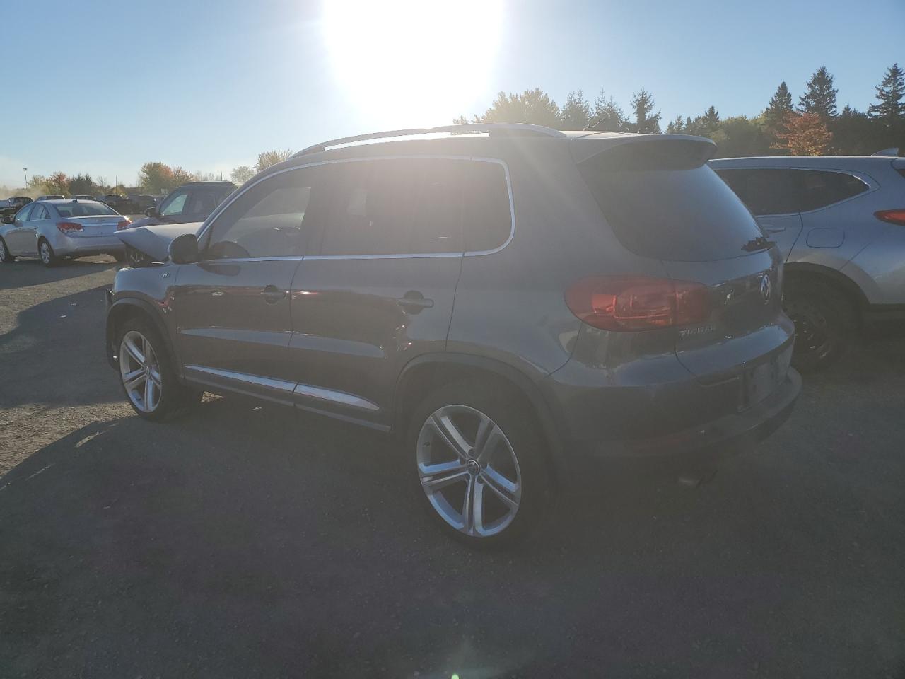 2014 VOLKSWAGEN Tiguan VIN WVGJV3AX0EW026391 photo 2