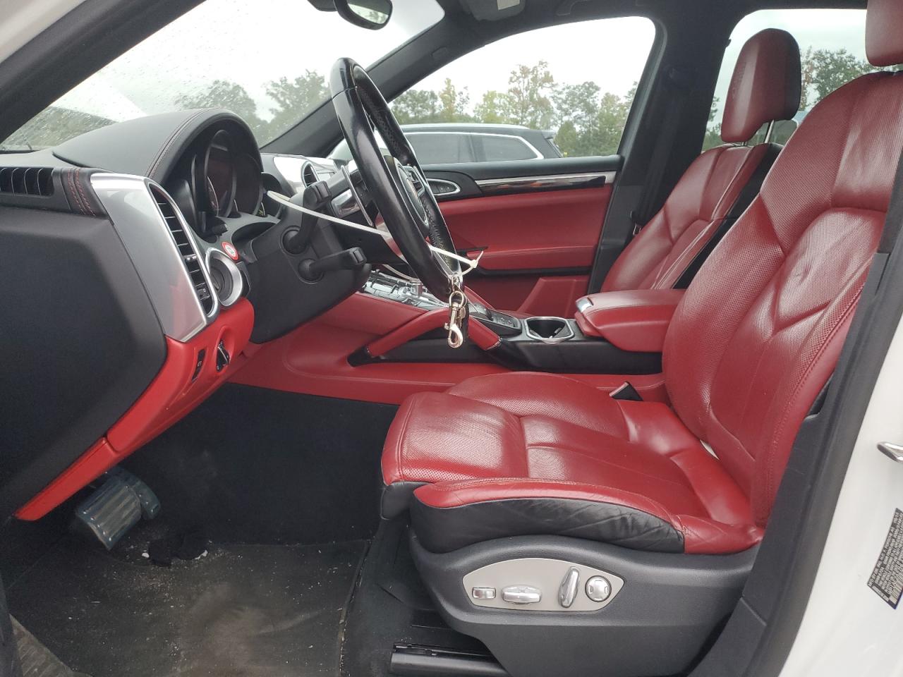 2017 Porsche Cayenne VIN WP1AE2A27HLA70329 photo 7