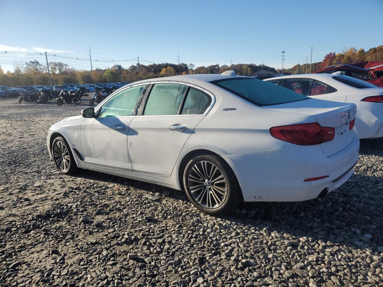 2018 BMW 5 series VIN WBAJB1C55JB083990 photo 2