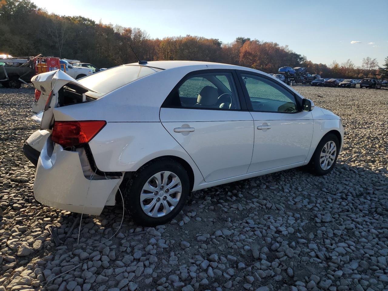 2012 Kia Forte VIN KNAFU4A28C5496577 photo 3
