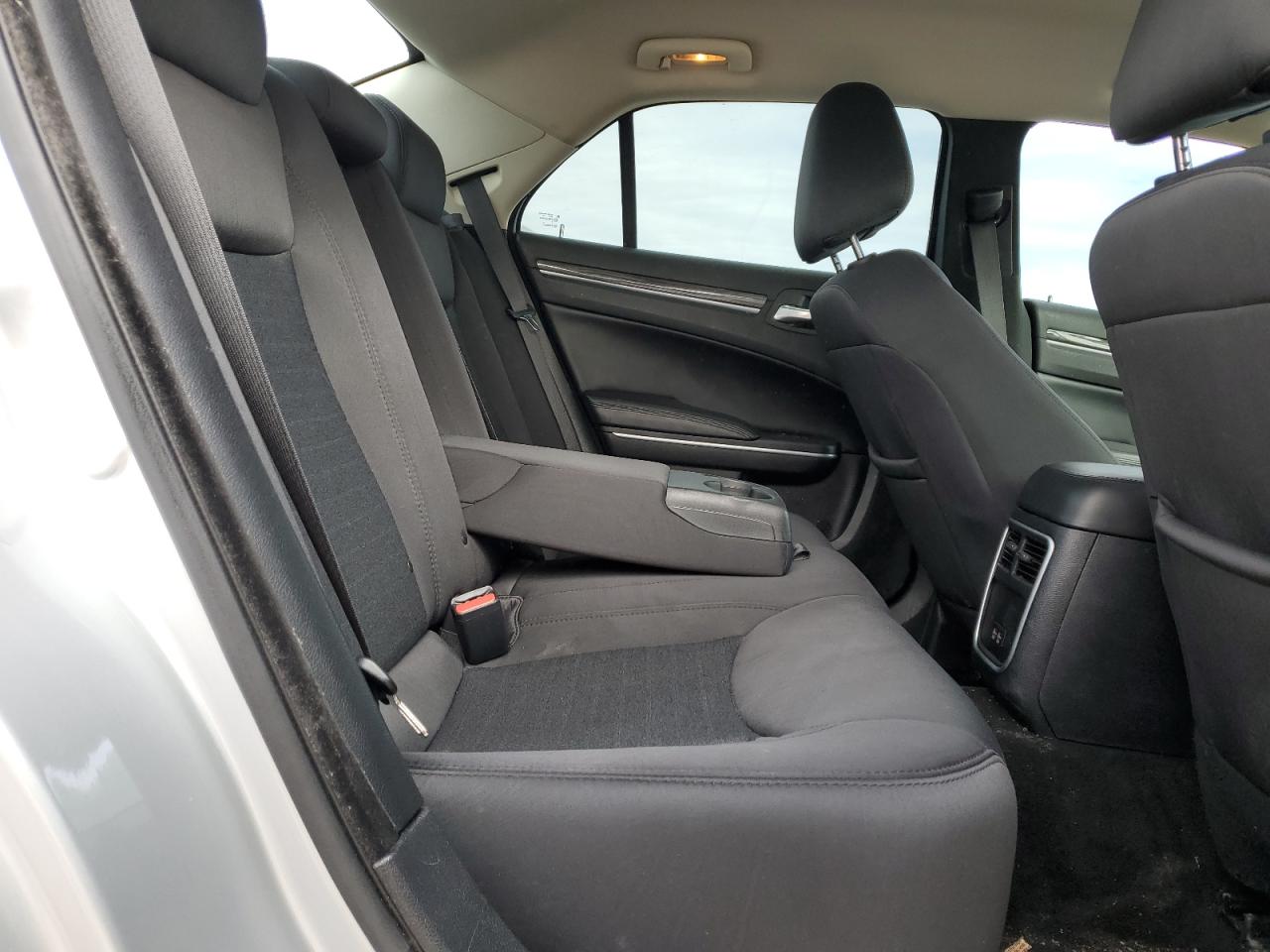2021 Chrysler 300 VIN 2C3CCAAG8MH516232 photo 10