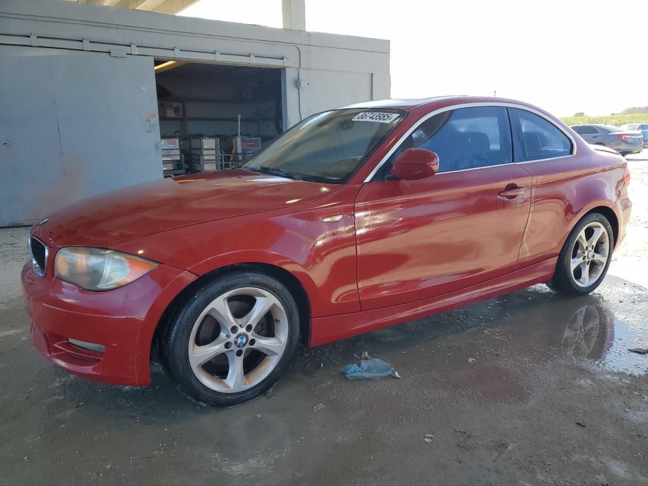 2010 BMW 1 series VIN WBAUP7C56AVK77489 photo 1