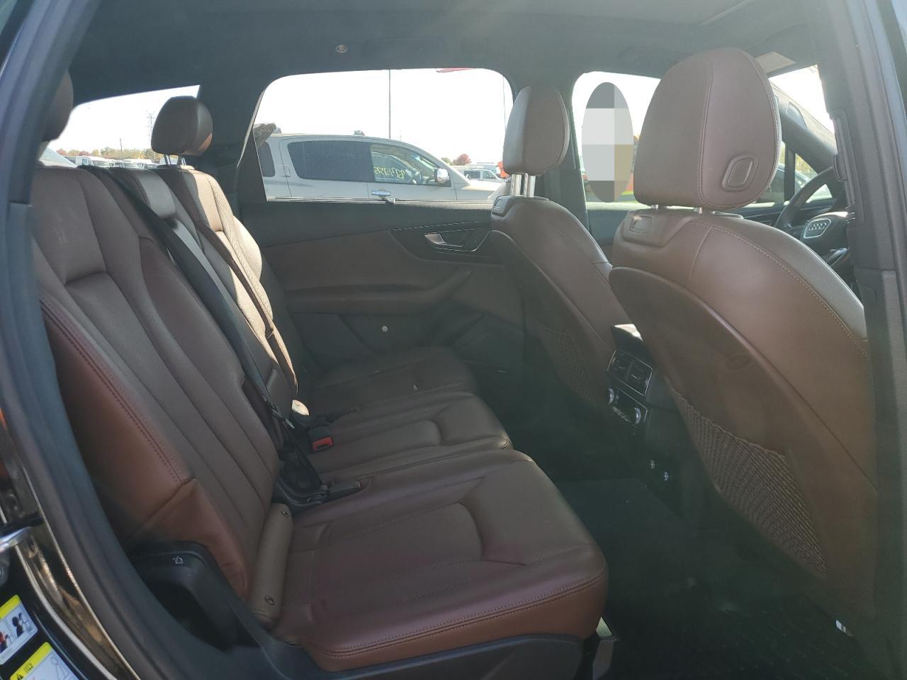 2019 AUDI Q7 VIN WA1VAAF75KD001972 photo 11