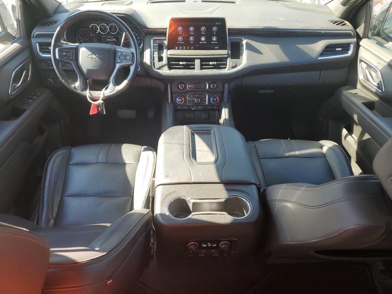 2021 Chevrolet Suburban VIN 1GNSKEKD1MR332036 photo 8