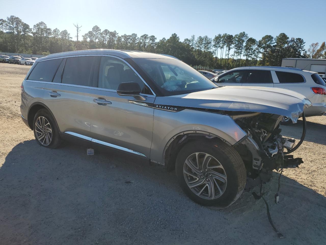2023 Lincoln Aviator VIN 5LM5J6WC0PGL11056 photo 4