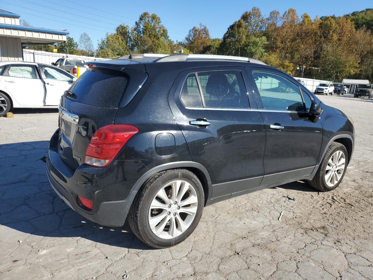 2018 Chevrolet Trax VIN 3GNCJRSB4JL311178 photo 3