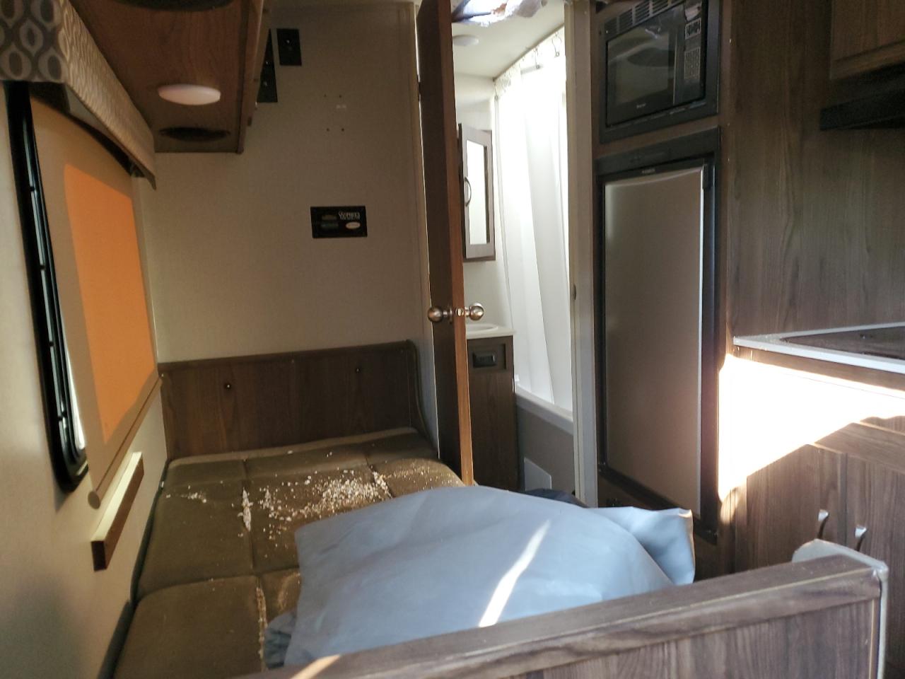 2018 FLAGSTF/FR M-22fbs VIN 5ZT2FSHC4J3001930 photo 6