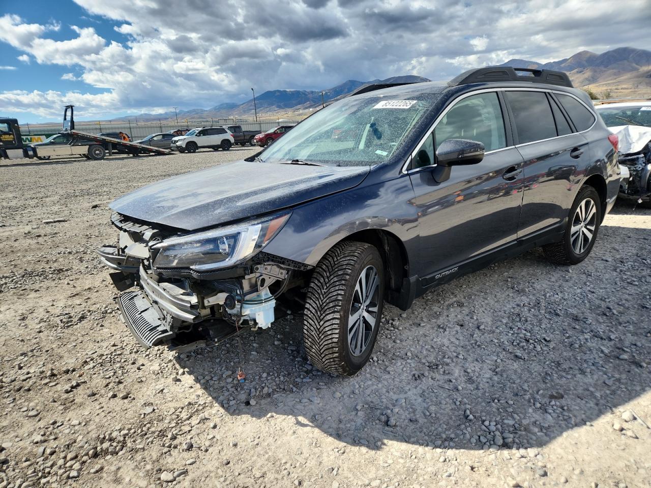 2018 Subaru Outback VIN 4S4BSANC5J3331695 photo 1