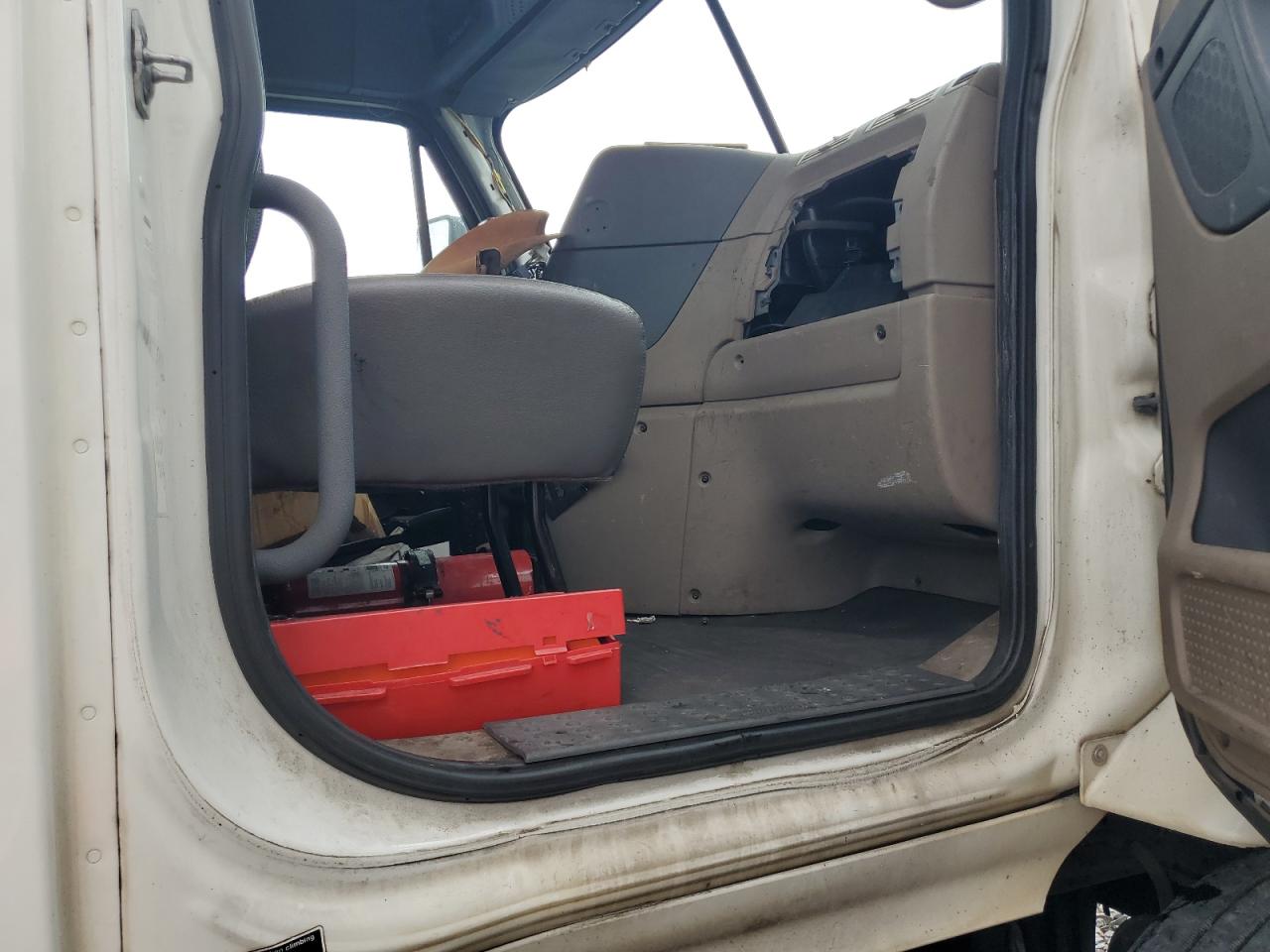 2016 FREIGHTLINER All other VIN 3AKBGADV2GSHB2532 photo 5