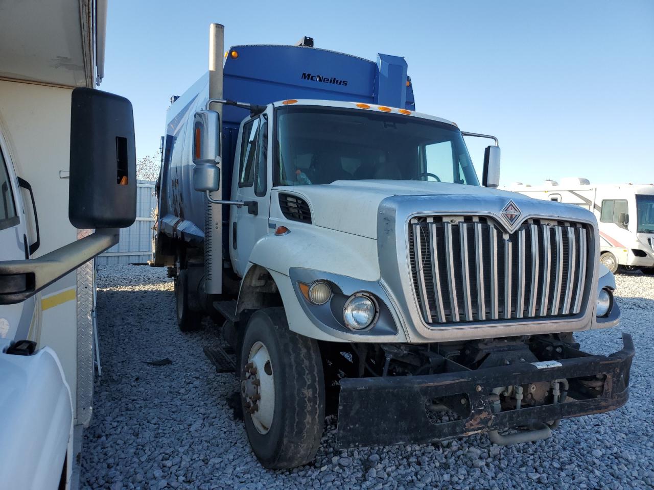 2008 International All models VIN 1HTWGAAT38J690825 photo 1