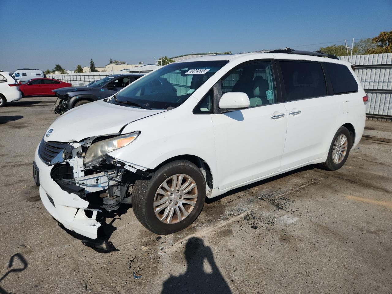 2013 Toyota All models VIN 5TDYK3DC0DS325995 photo 1