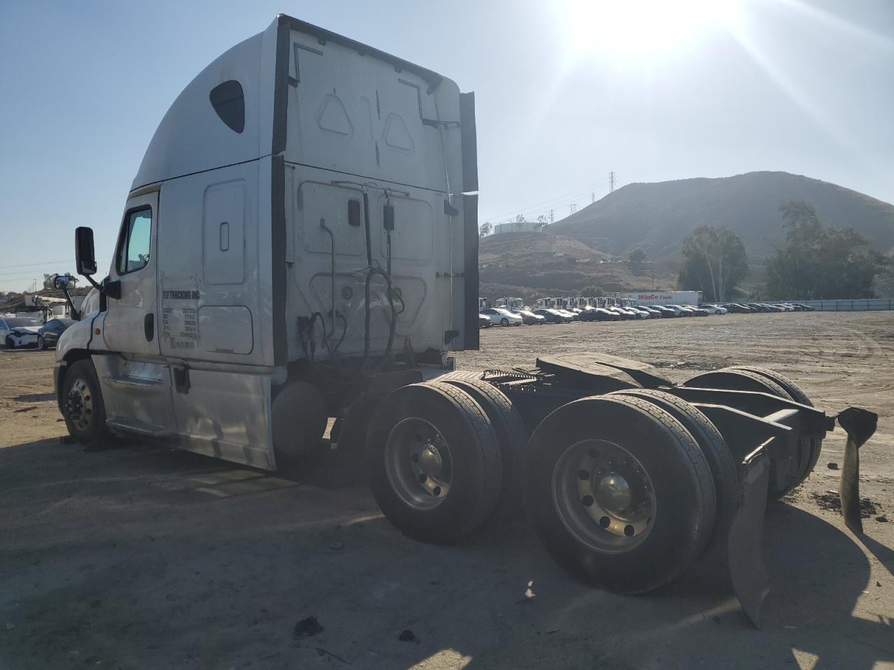 2017 FREIGHTLINER All other VIN 3AKJGLDR3HSHN2019 photo 3