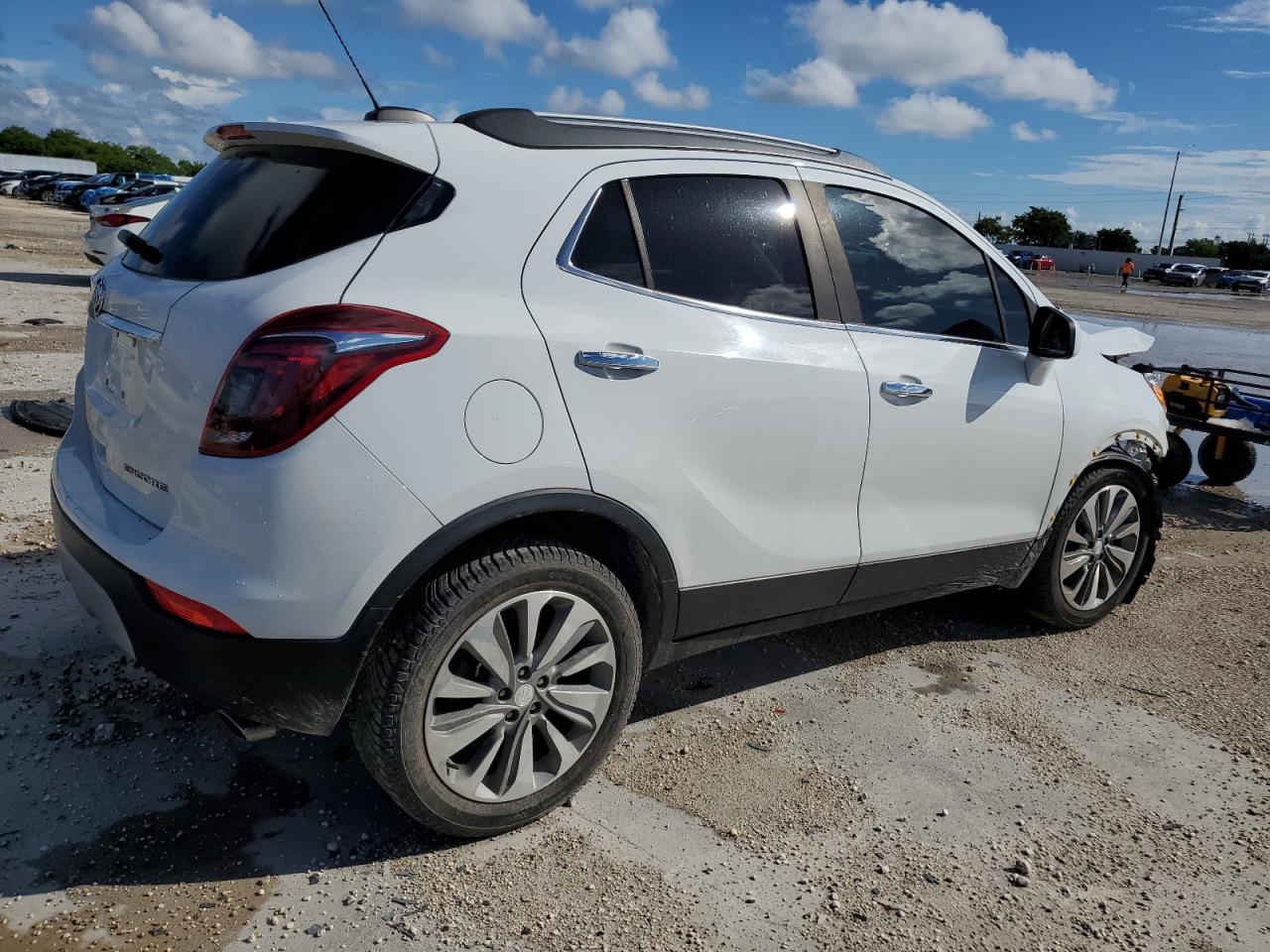 2020 Buick Encore VIN KL4CJASB4LB011780 photo 3