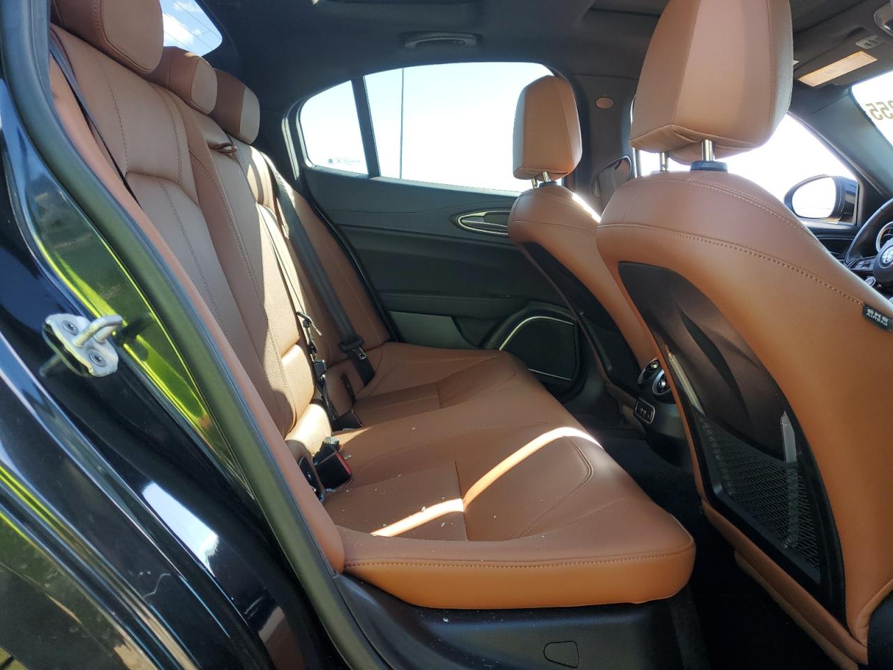 2023 Alfa Giulia VIN ZARFAMBN4P7676692 photo 10