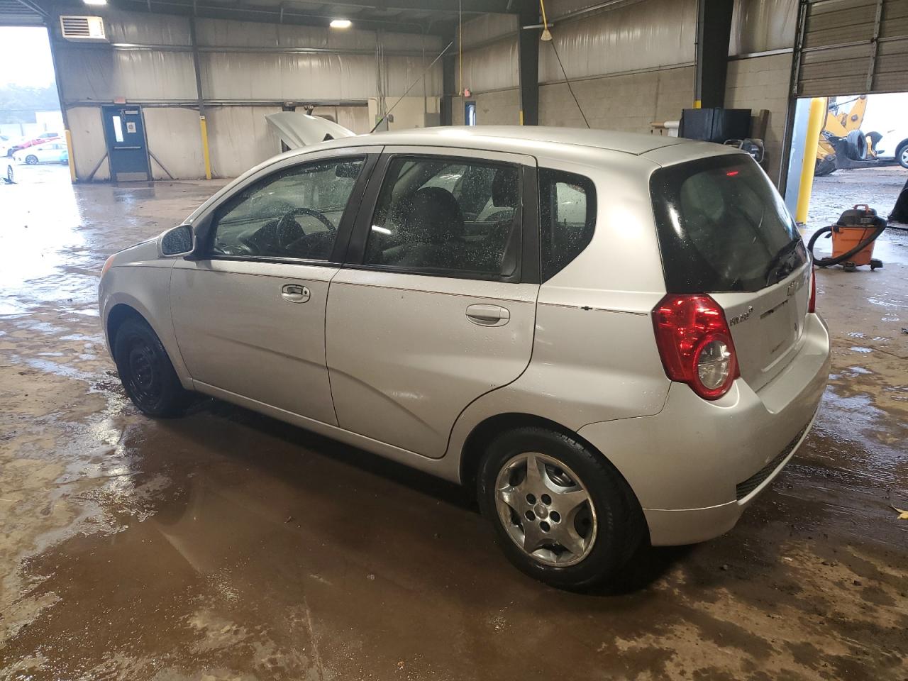 2011 Chevrolet Aveo VIN KL1TD6DE8BB256654 photo 2