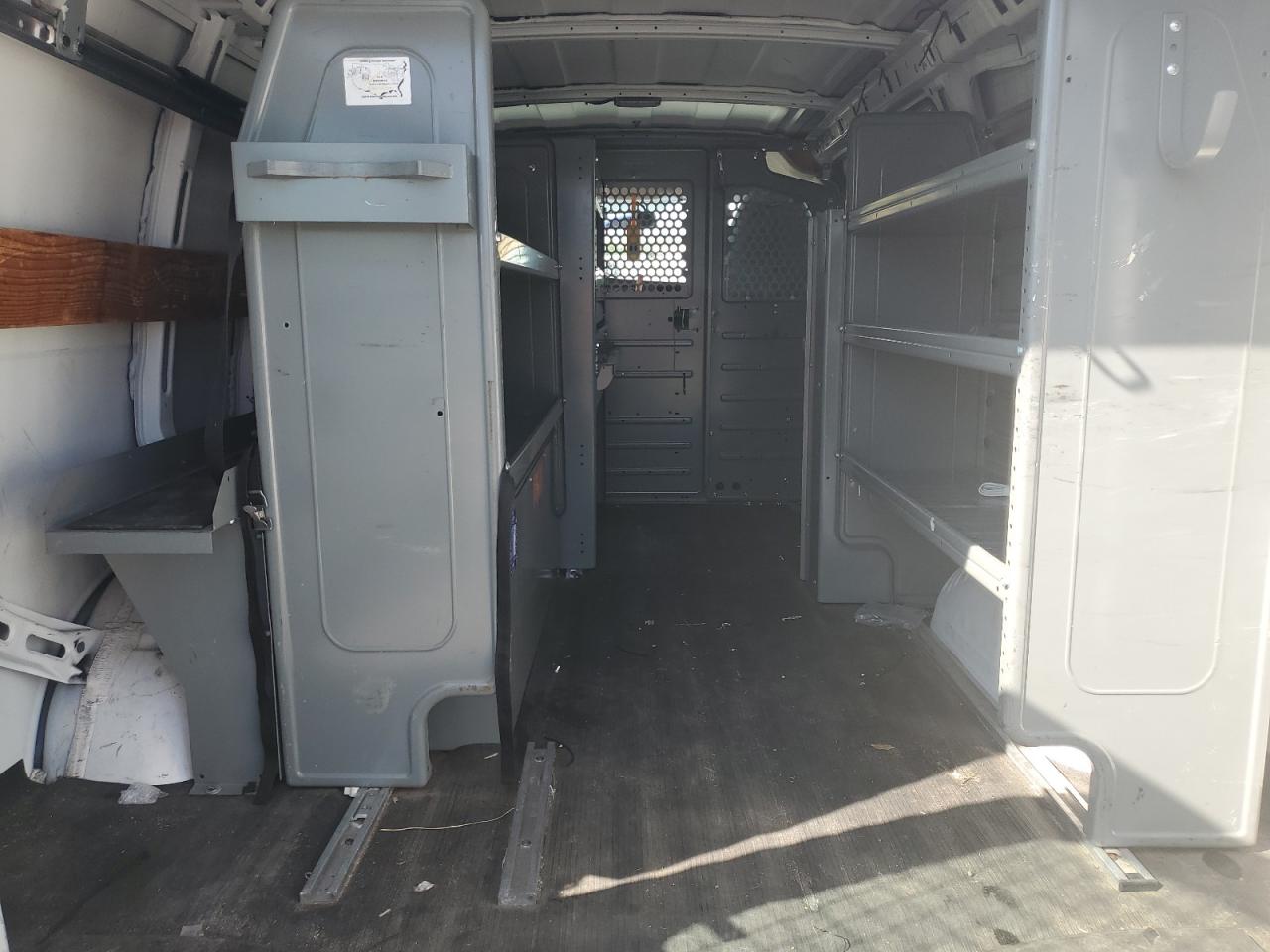 2014 Chevy Express VIN 1GCWGFCBXE1136000 photo 10