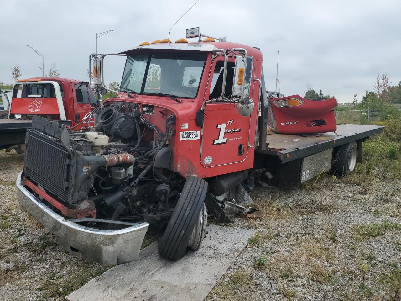 2013 PETERBILT All models VIN 2NP2HM6X8DM176115 photo 2
