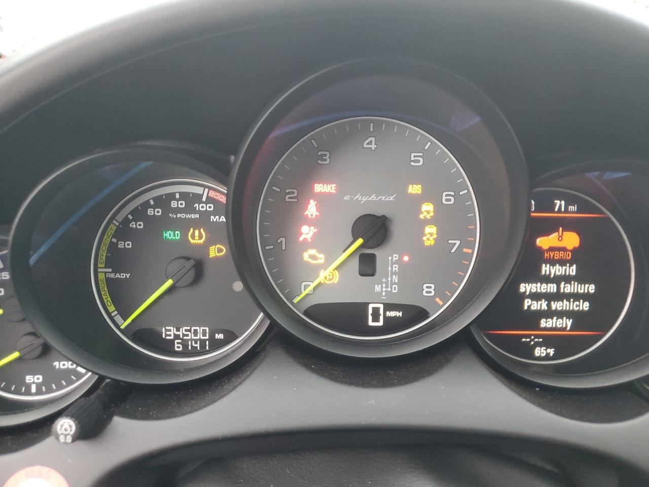 2017 Porsche Cayenne VIN WP1AE2A27HLA70329 photo 9