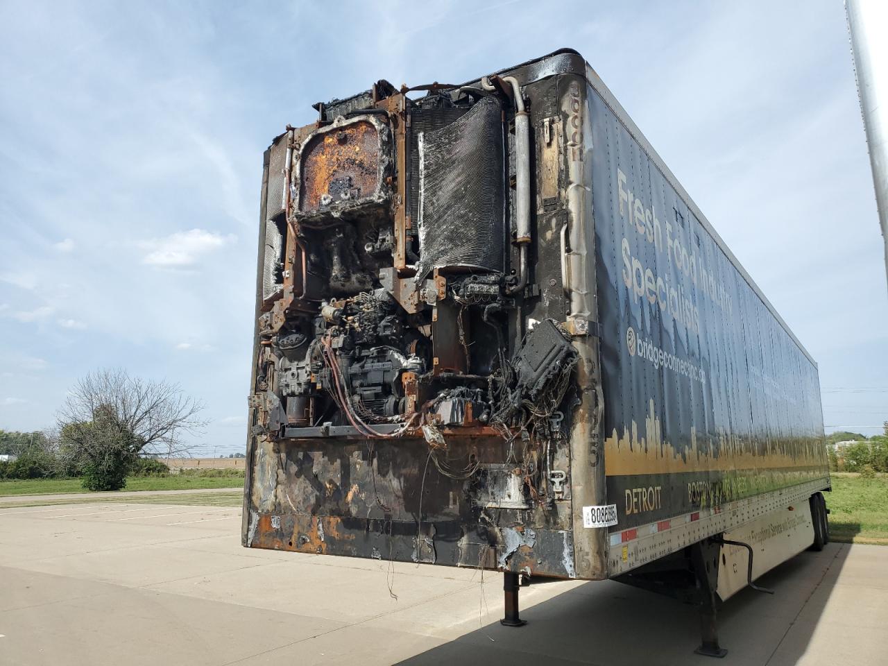 2021 UTILITY All models VIN 1UYVS2537M6988607 photo 2