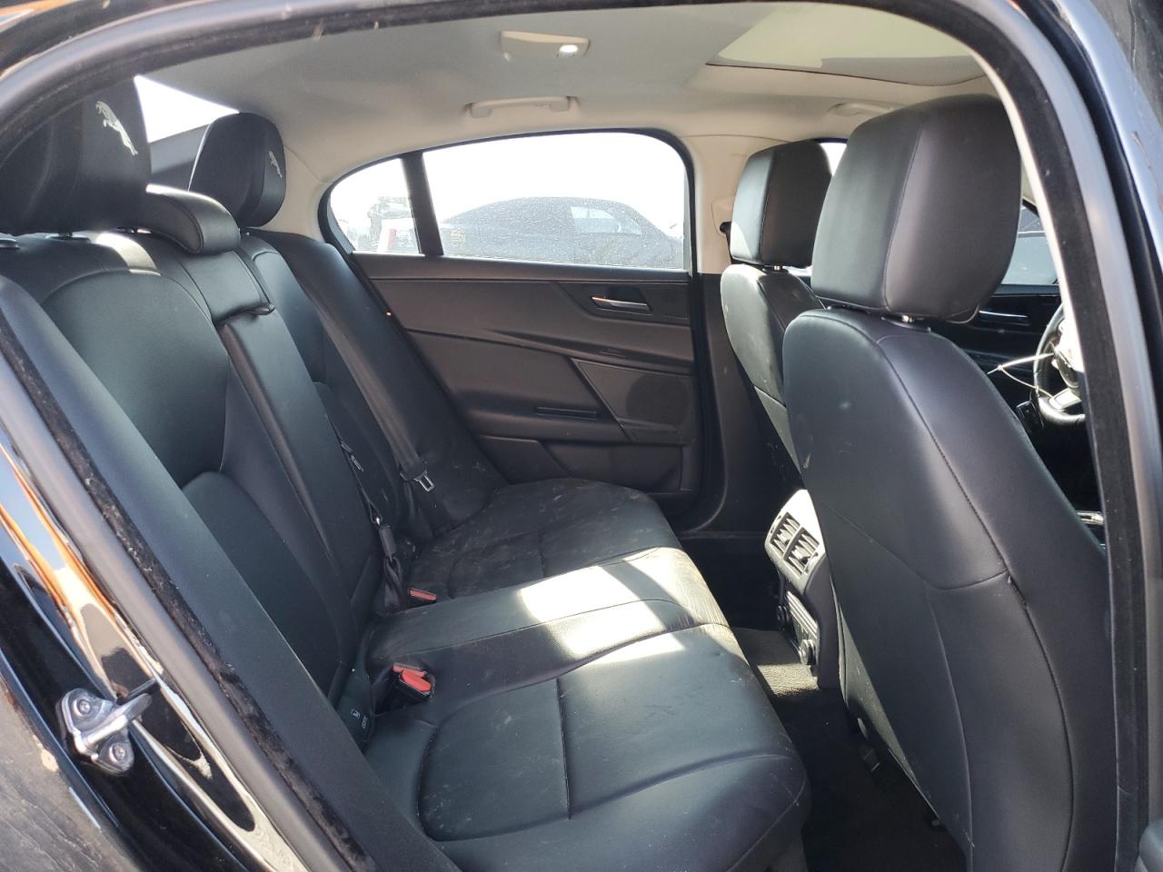 2017 Jaguar Xe VIN SAJAR4BGXHA976869 photo 10