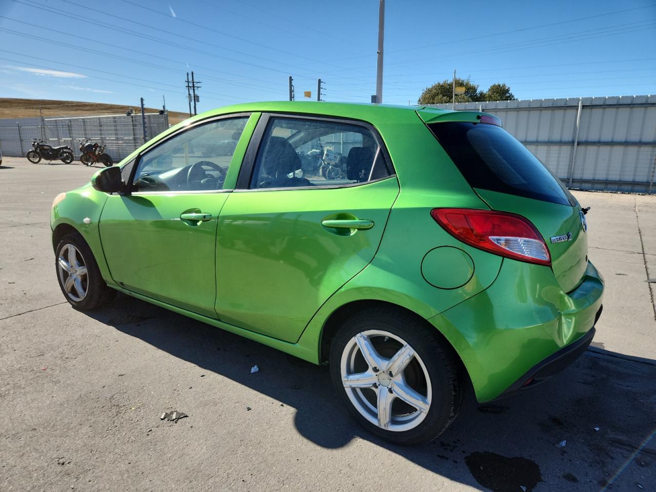 2011 MAZDA 2 VIN JM1DE1HY5B0130782 photo 2