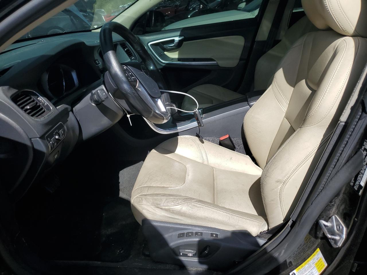 2018 Volvo V60 VIN YV140MELXJ2389290 photo 7
