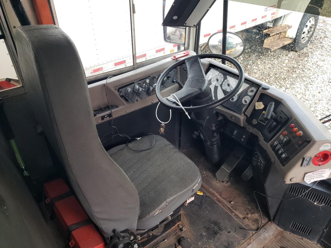 2013 Ic Re series VIN 4DRBWAAN3DB300838 photo 5