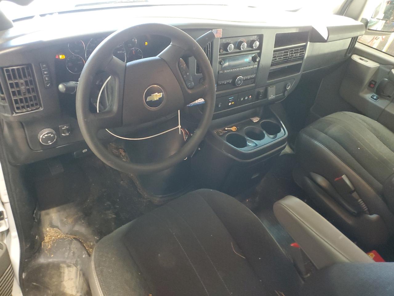 2021 Chevrolet Express VIN 1GCWGAF77M1309822 photo 8