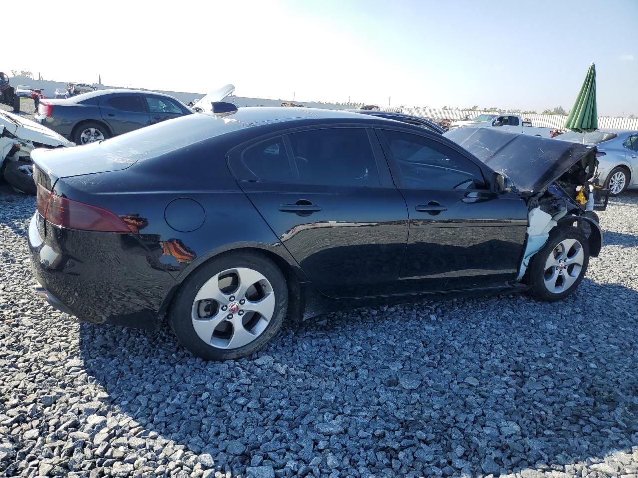 2017 Jaguar Xe VIN SAJAR4BGXHA976869 photo 3