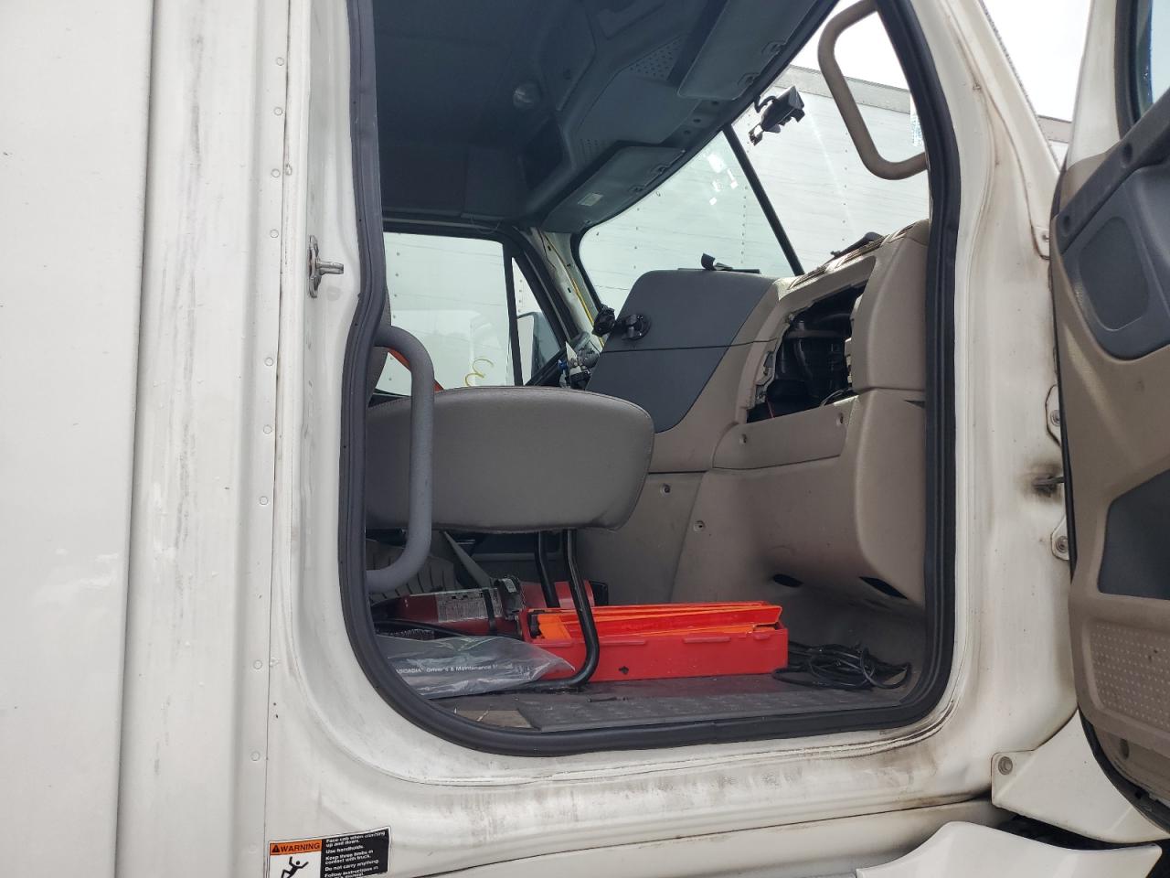 2017 FREIGHTLINER All other VIN 3AKBGADV5HSJD0486 photo 5