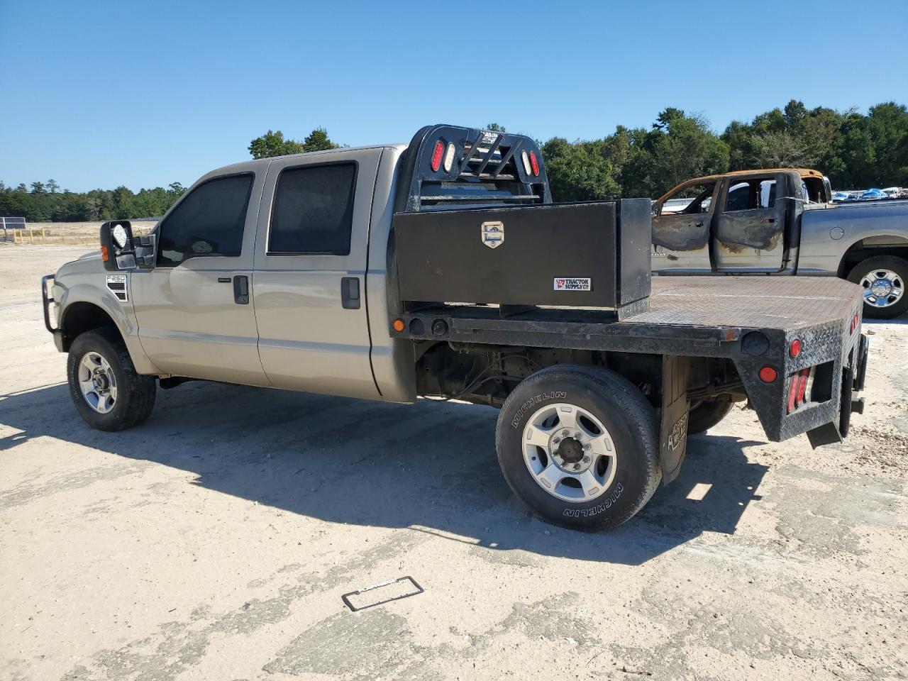 2010 Ford F250 VIN 1FTSW2BR6AEA45527 photo 2
